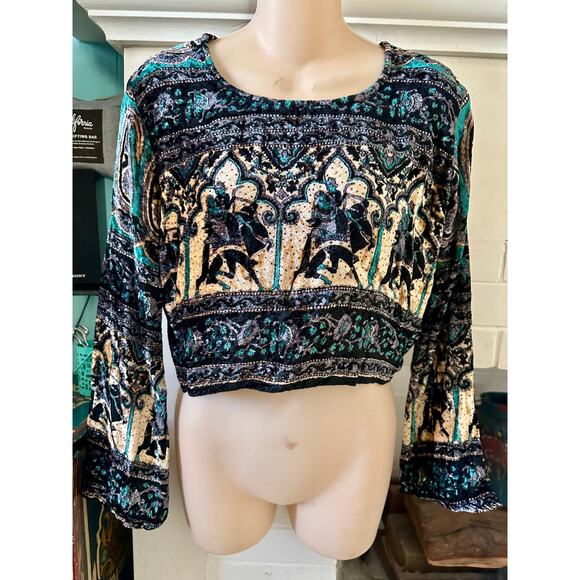 VINTAGE SHIMMERING PRINTED VELVET CROP BELLSLEEVE TOP HIPPIE BOHO S - Picture 1 of 6